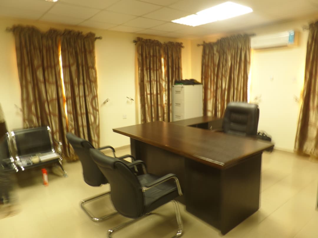 Premium office table